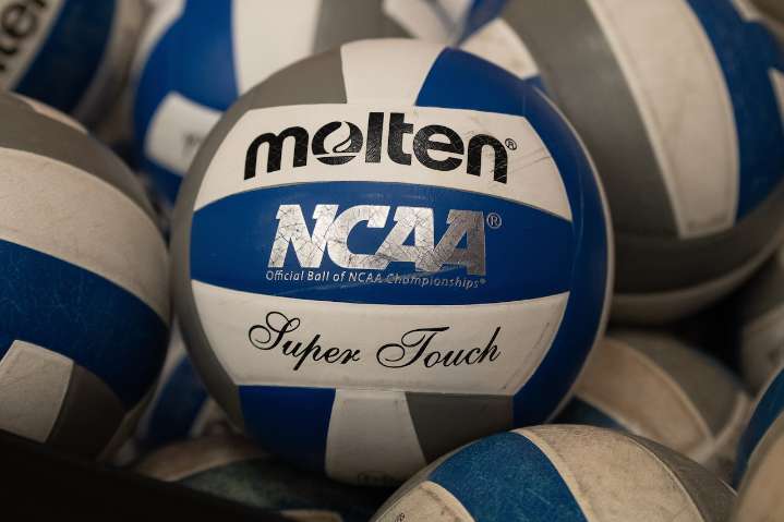 Where to stream SEC Volleyball Semifinals, Texas vs. Texas A&M, for free