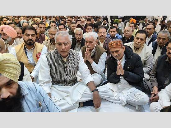 Murder of RSS leader’s grandson: Jakhar visits Ferozepur, seeks swift justice for Arora family [ FULL VIEW ]