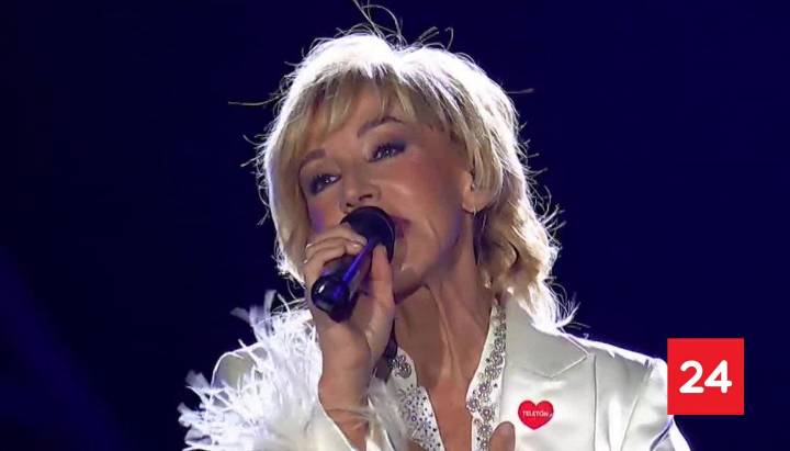 La dulce voz de Ana Torroja encantó al público de la Teletón