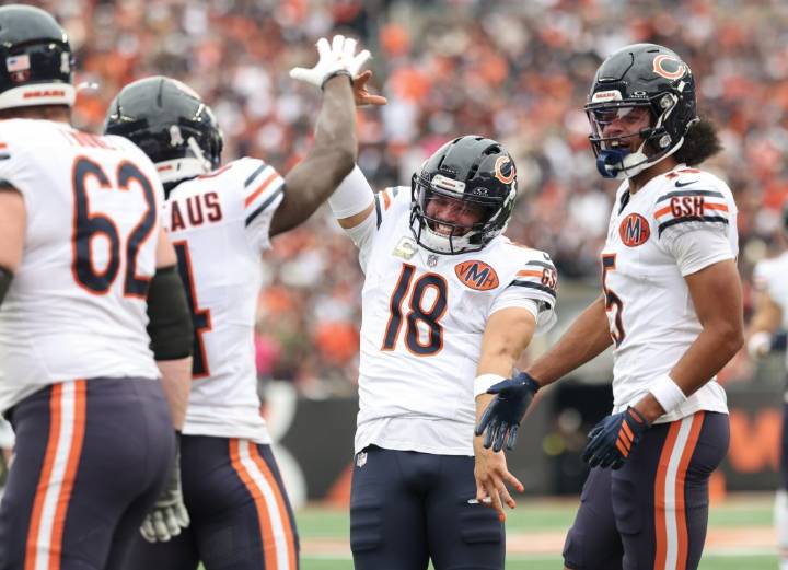 ‘Hot Potato’ and other trick plays turn into a smash hit in Chicago Bears victory