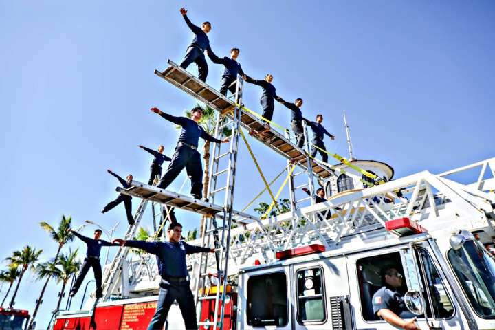 Más de 3,000 personas participaron en el desfile por el aniversario de la Revolución, en La Paz