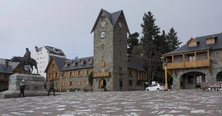 Duplicación de salarios: la planta política de Bariloche suma 136 personas