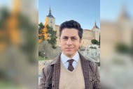 Toledo impresiona a David Henrie, el famoso actor de Disney: «Hay muchas tiendas con espadas y cosas chulas»