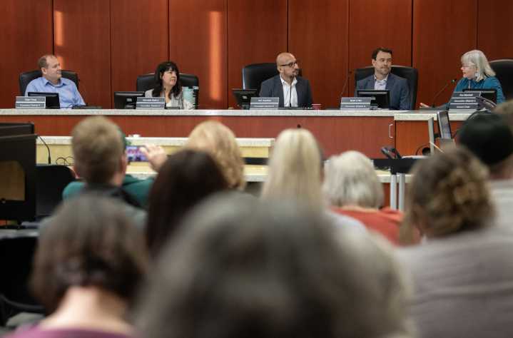 Clark County Council approves raises for nonunion workers