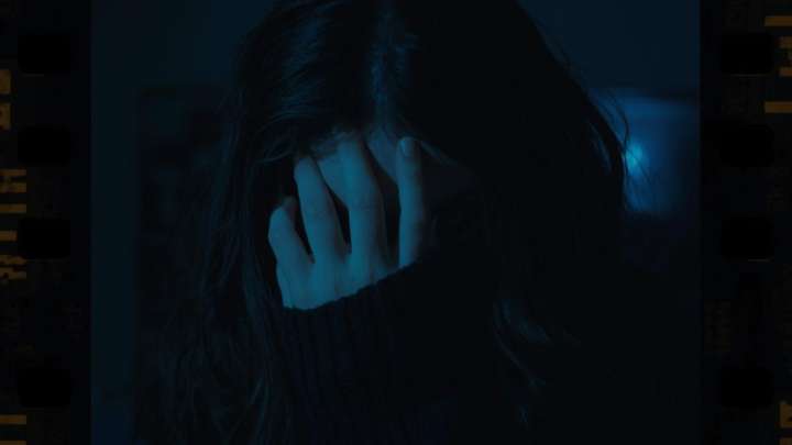 Mujer que acuchilló a su pareja es dejada en libertad por actuar en legítima defensa, en NL