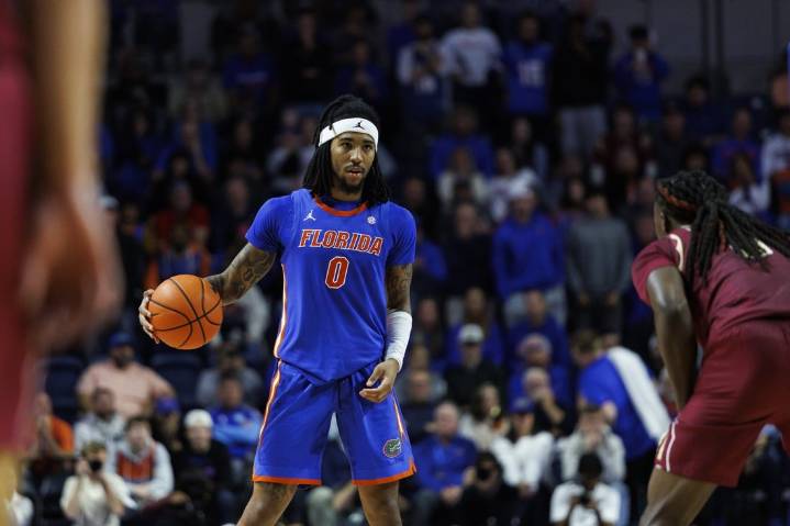 Deadspin | No. 10 Florida, Miami clash in rivalry matchup
