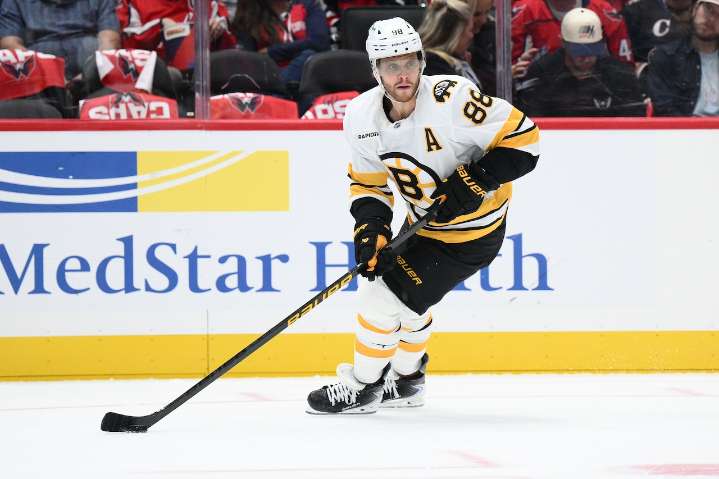 Bruins injuries: David Pastrnak out, Pavel Zacha uncertain vs. Detroit