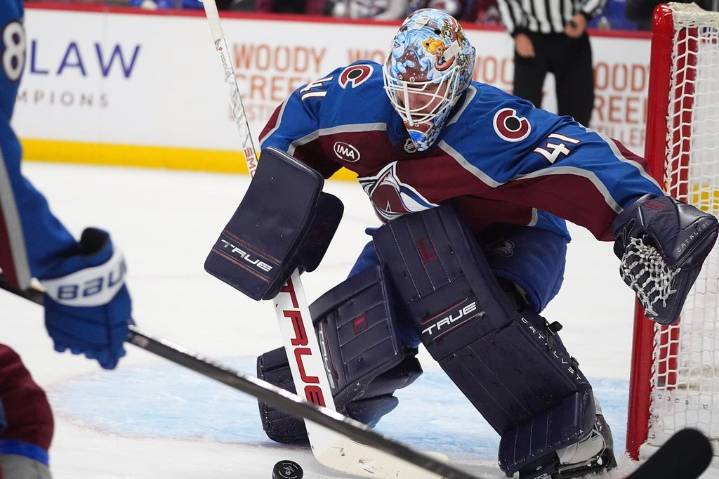 Goaltender Scott Wedgewood’s stellar start earns him a 1-year extension with the Avalanche – Winnipeg Free Press