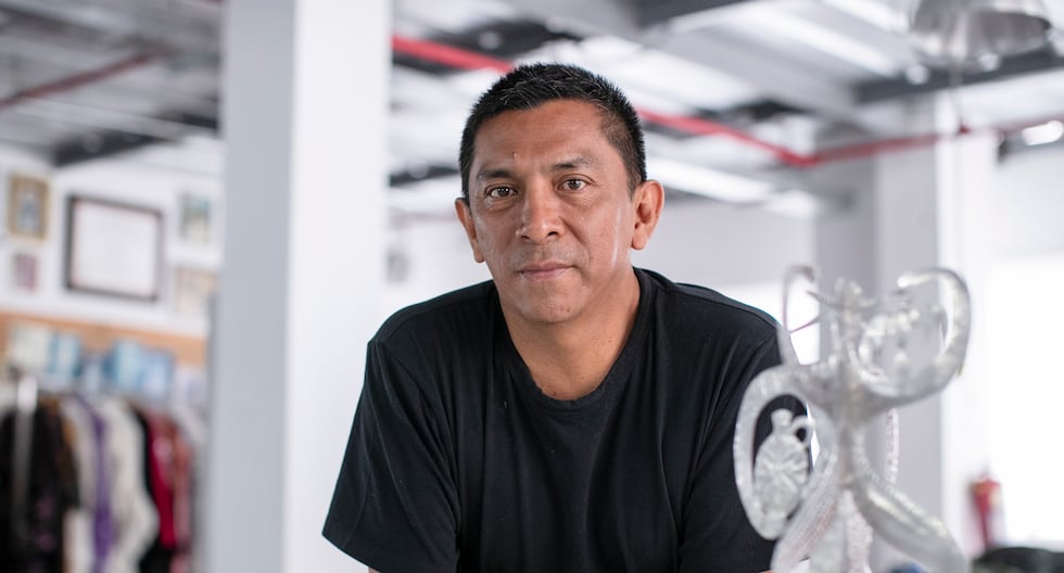 Jorge Luis Salinas, la visión de negocios del diseñador peruano que se codea con Donatella Versace