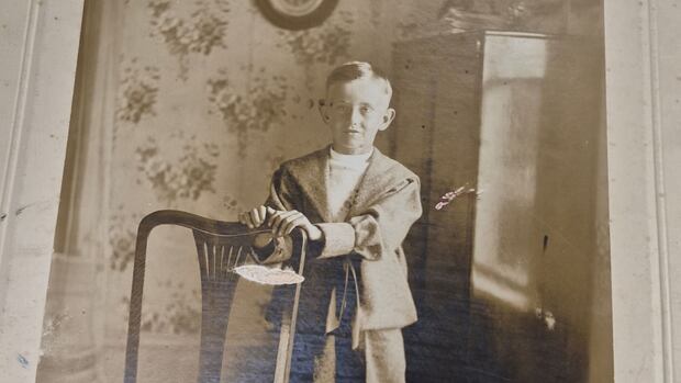 Calgary genealogy society working to uncover secrets of thrift store mystery box