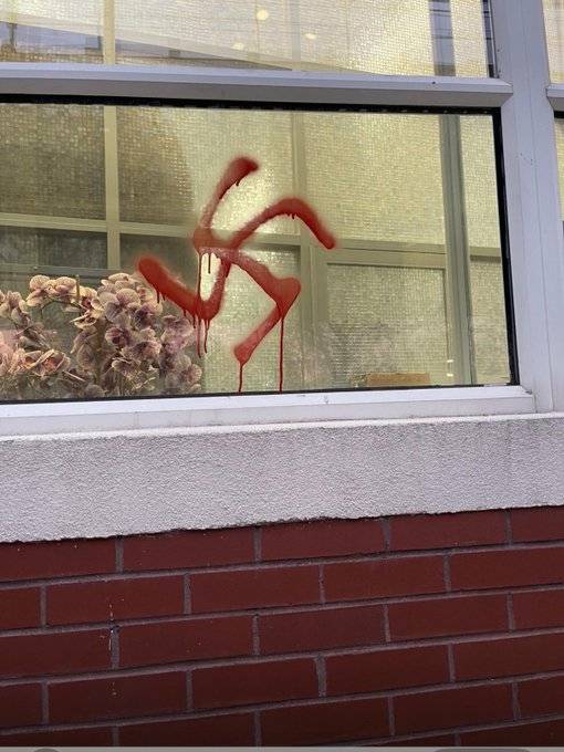Gravesend yeshiva vandalized with spray