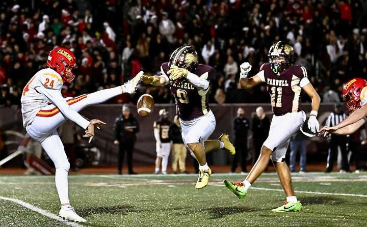 Staten Island HS football: Farrell blitzes Chaminade, 34-3, to earn spot in CHSFL AAA championship game