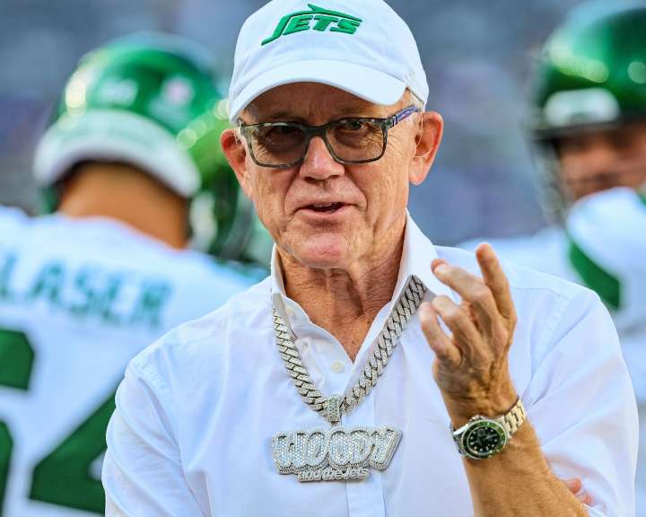 Former Jets star takes shot at Woody Johnson after fast start with new team