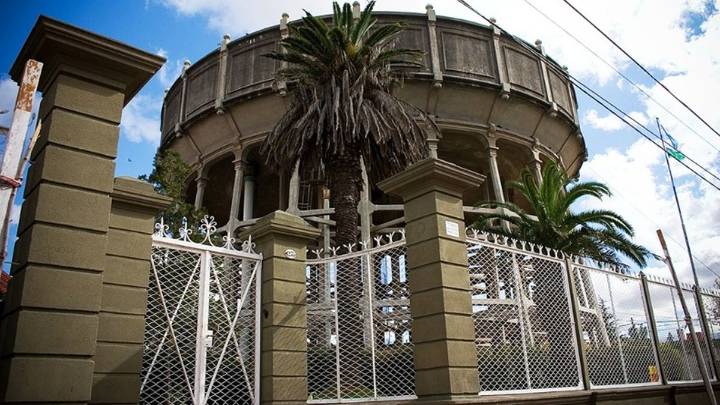 Por tareas de mantenimiento, advierten por baja presión de agua en la ciudad