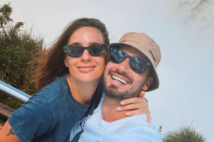 A puro amor. Nico Occhiato y Flor Jazmín disfrutaron de una mini luna de miel en las Cataratas del Iguazú