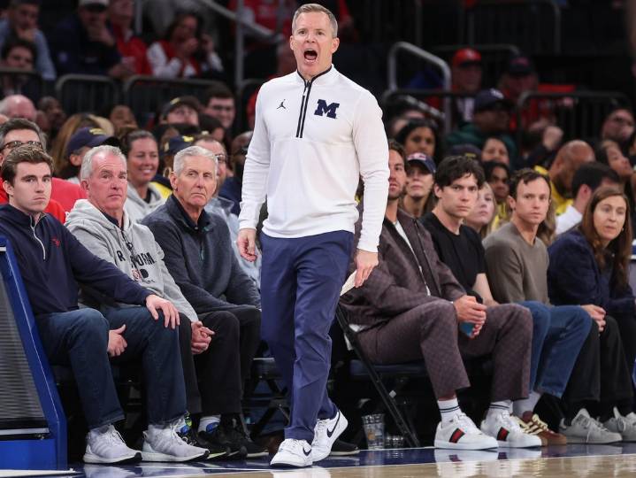 Deadspin | Turnover-prone No. 6 Michigan rallies for narrow victory over TCU