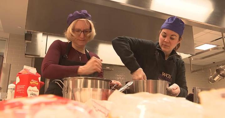 West Chester University students prepare Thanksgiving meals for shelter: "filling their food with love"