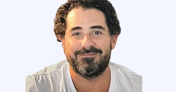 Algo acecha la selva