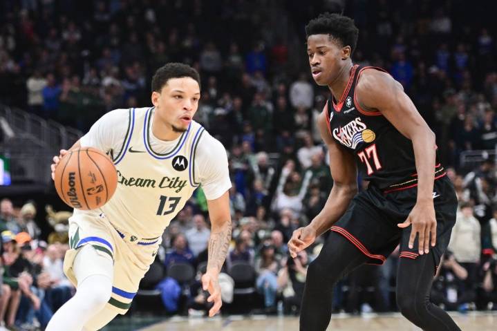 Deadspin | Bucks adjusting without injured star, while Blazers hurting all over
