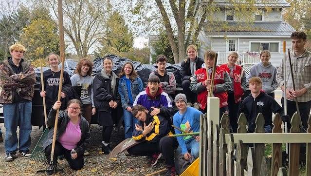 Minerva students help clean up the community