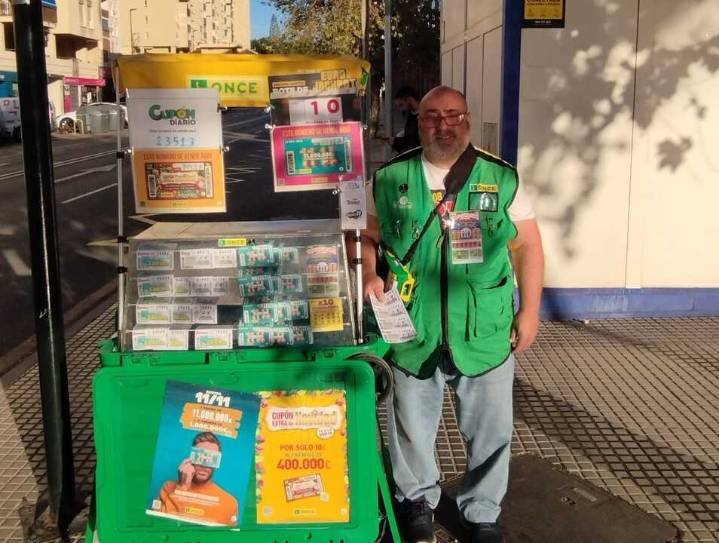 La suerte reparte 815.000 euros en premios en la estación de autobuses de Málaga