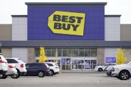 Best Buy ups sales outlook heading into holiday shopping season