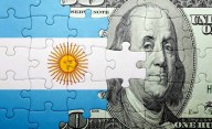 Financial Times dice que Trump impulsa la dolarización global y que Argentina sería "principal candidata"