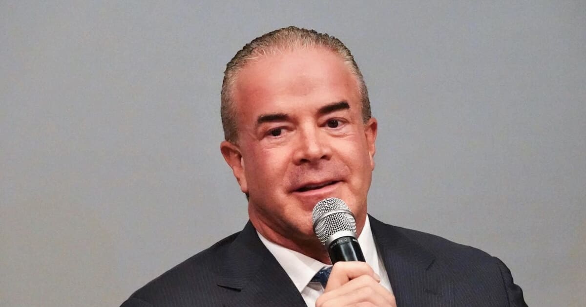 Investigan al propietario de Miss Universo por narcotráfico y otros delitos