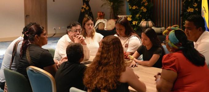 Petro se reunió con familia de pescador muerto en ataque a lancha por EE.UU.