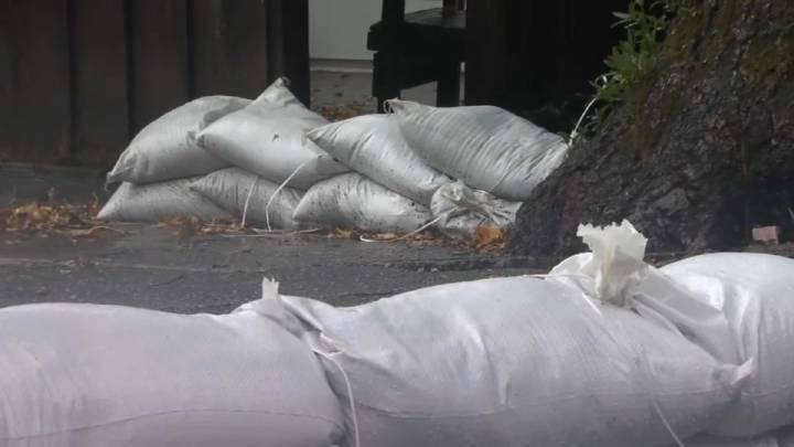 With storm expected to drench SoCal, here's where to get free sandbags