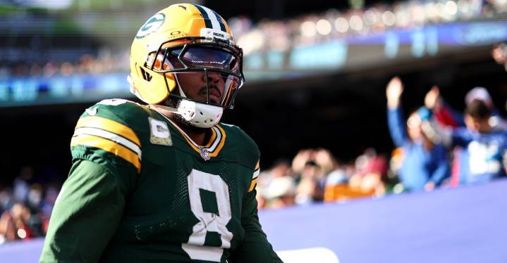 Report: Packers RB Josh Jacobs’ knee injury isn’t season