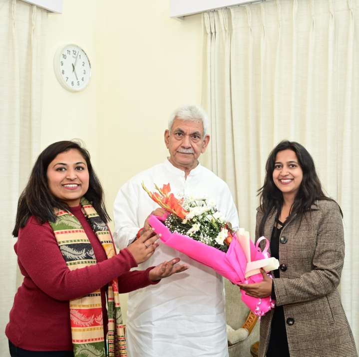 Diksha and Riya Kaluria submit memorandum to LG Manoj Sinha highlighting revenue, heritage issues
