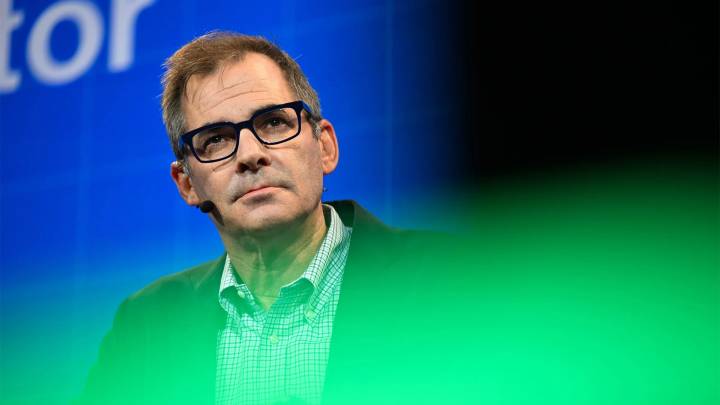 CoreWeave’s stock price is sinking despite AI mania and soaring revenue. Here is the one reason why