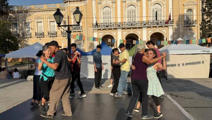 El Paseo Balcarce se viste de tango: Clase gratuita y milonga para todos