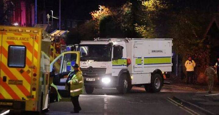 BREAKING UK street lockdown as bomb squad and cops swarm in with locals told 'stay away'