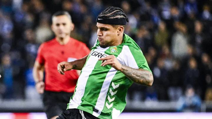 Juan Camilo 'Cucho' Hernández brilla en España: asistencia con Real Betis contra Mallorca