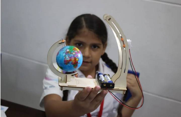 Semilleros Científicos vivieron una jornada aeroespacial en Caracas