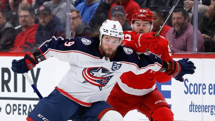 Alex DeBrincat scores in overtime as the Red Wings beat the Blue Jackets 4