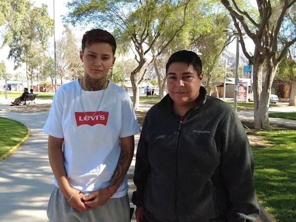 Familia homoparental denuncian discriminación de su hijo en escuela