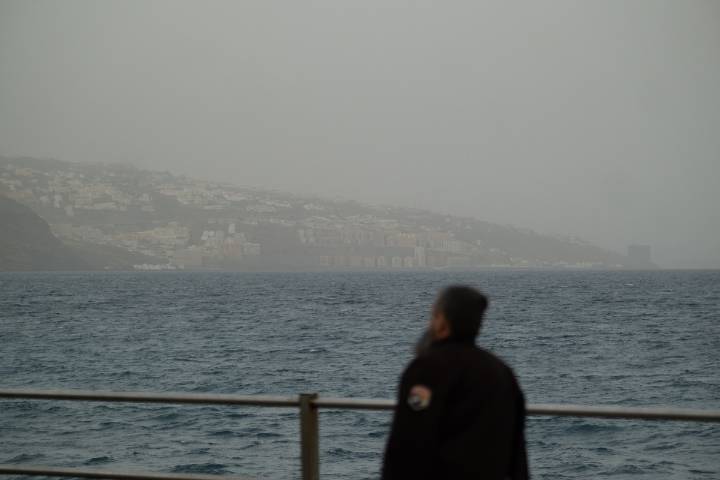 Cambio radical del tiempo: la calima, el viento y el mal estado del mar marcarán este domingo
