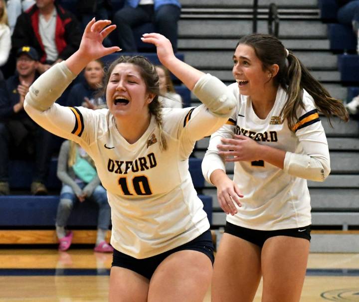 Oxford claims first district title since 2002 by stunning Clarkston in five sets