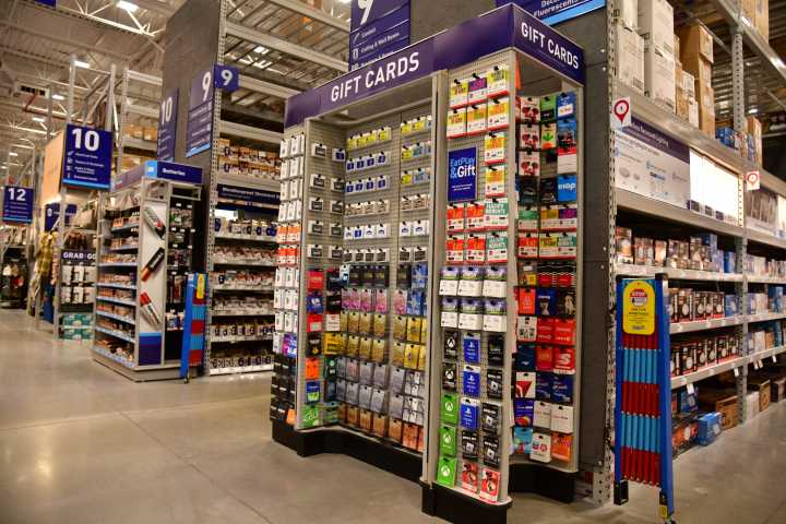 After losing $350K to scammers, Bible teacher falls victim again