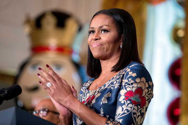 Michelle Obama afirma que EU "no está listo" para una mujer presidenta