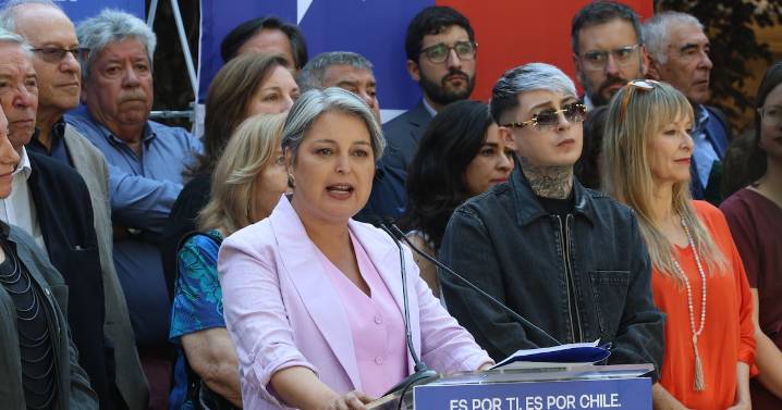 Jara presenta refuerzos en su comando tras renuncia de Quiroga y anuncia a Vodanovic como jefa de campaña