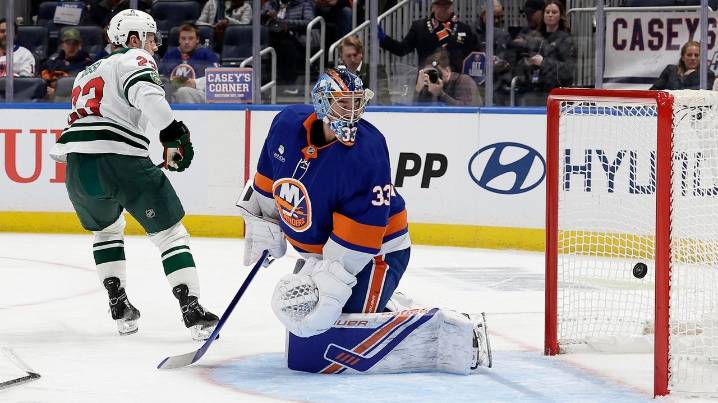 Isles' sloppy play against Wild halts five-game point streak at UBS Arena