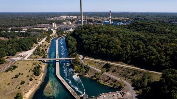 Trump administration extends order keeping Michigan coal online past closure date