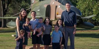 Governor Ivey spotlights military family staying in Alabama thanks to the CHOOSE Act