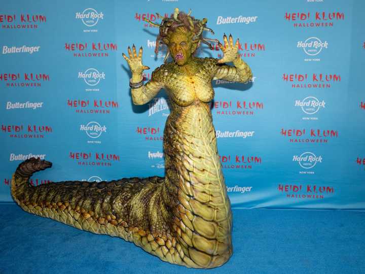 Monstruoso: el disfraz de Heidi Klum para Halloween 2025 que la dejó irreconocible y un repaso por sus transformaciones de los últimos años