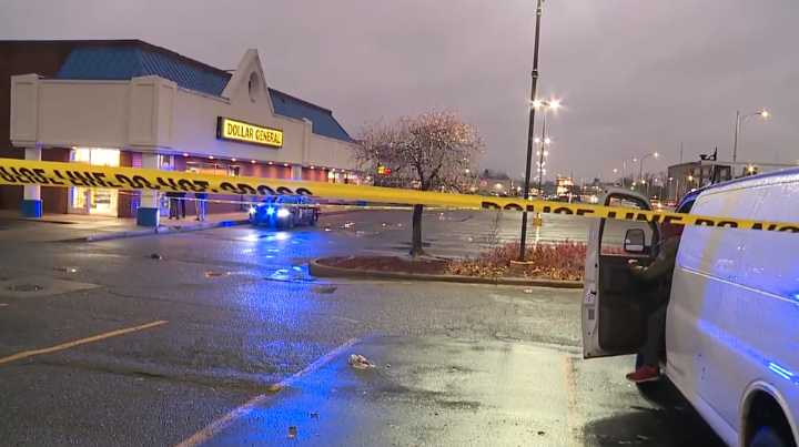 Teen fatally shot near Dollar General store in Highland Park, police say