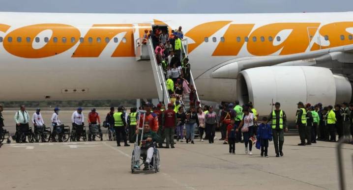 Venezuela: Llegan 200 migrantes repatriados desde EE.UU., entre ellos cinco niños